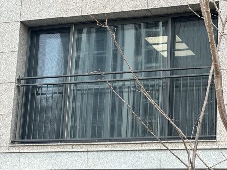 청주 단열필름 아파트 사생활 보호 필름 시공으로 시원한 조망과 프라이버시를 동시에 잡으세요.