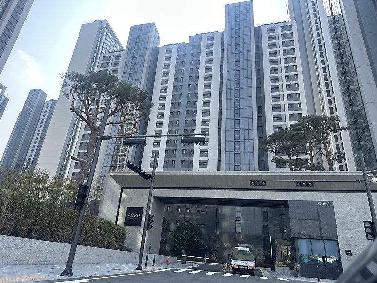 안양 평촌 단열필름 여름철 자외선 차단은 집에서부터 관리하세요.